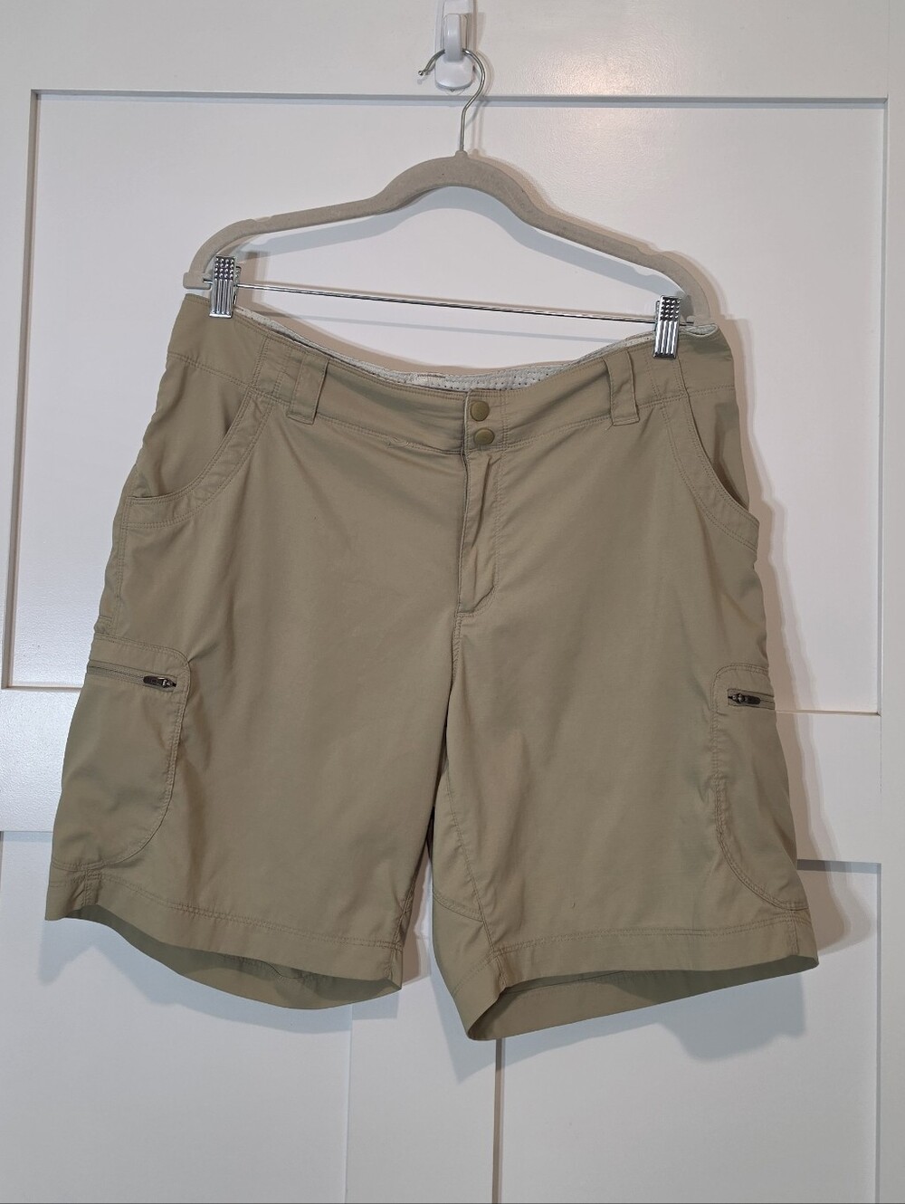 L.L. Bean Vista Camp Shorts Tan Nylon Stretch Pockets Size 14 Hiking Outdoors